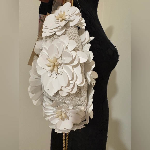 White and Gold Floral Shoulder Bag with Chain Strap - Picture 3 of 4